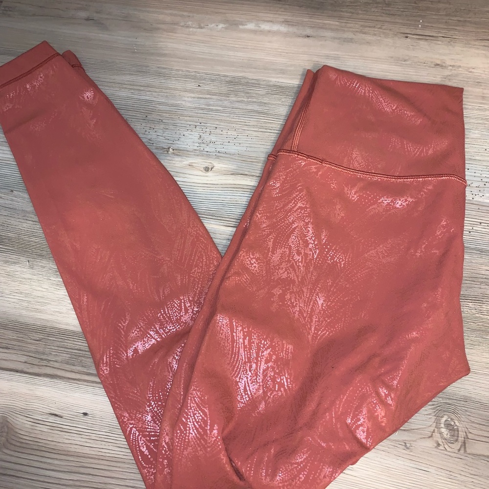 PINK SHINEY LULULEMON WUNDER UNDERS
